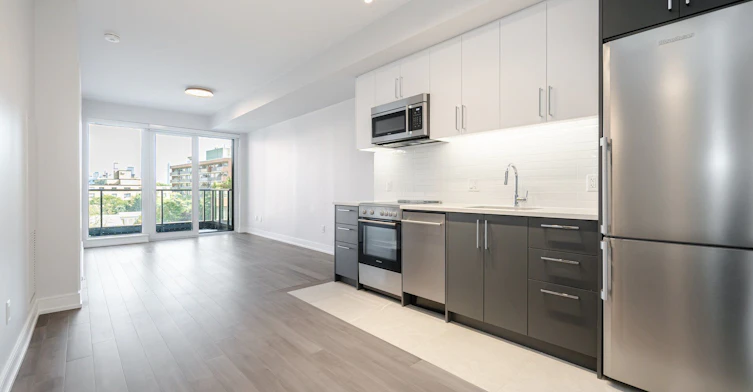 402-2525 Bathurst Street, Toronto, ON, M6B 2Y9 - 2
