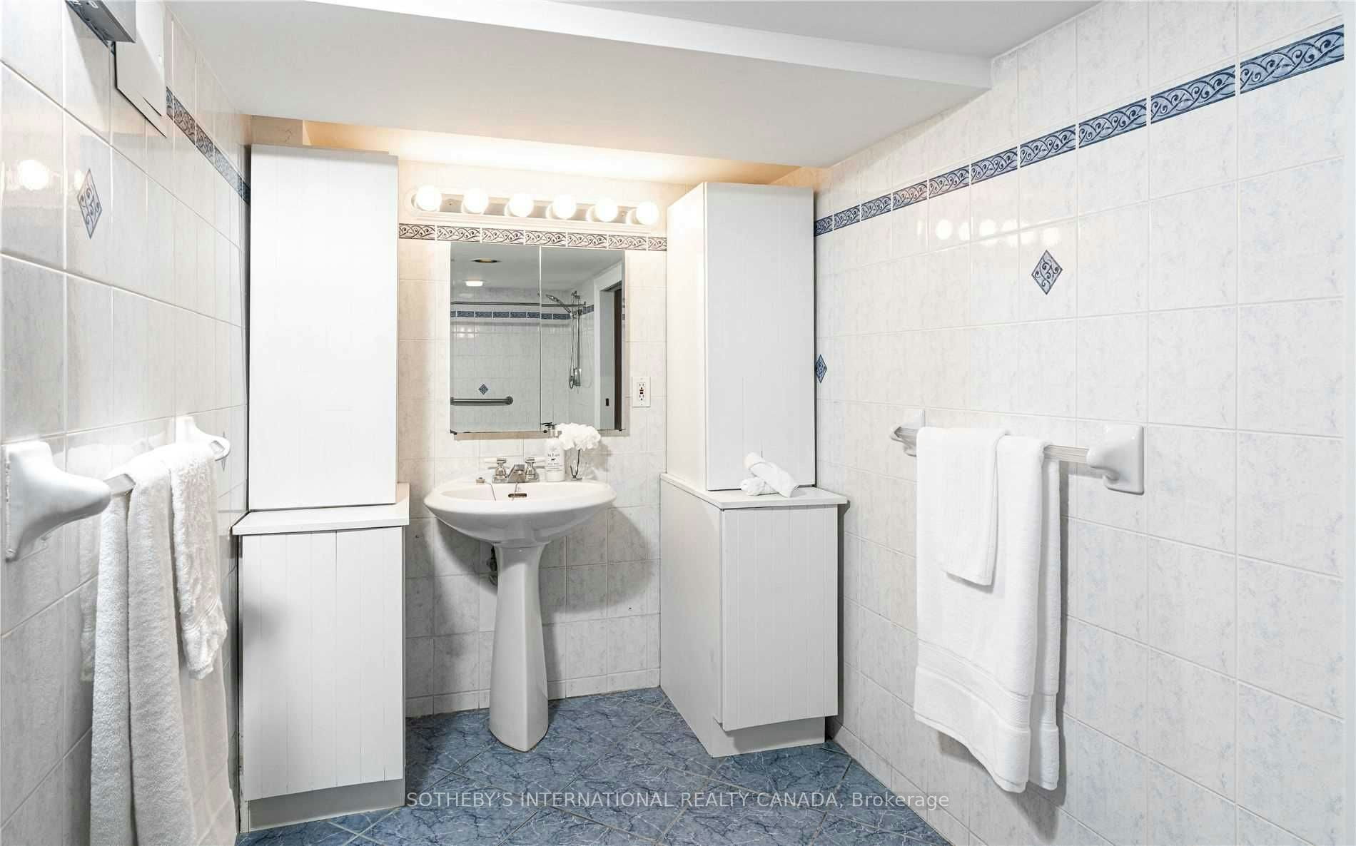 Lower-213 Shaw Street, Toronto, ON, M6J 2W7 - 6