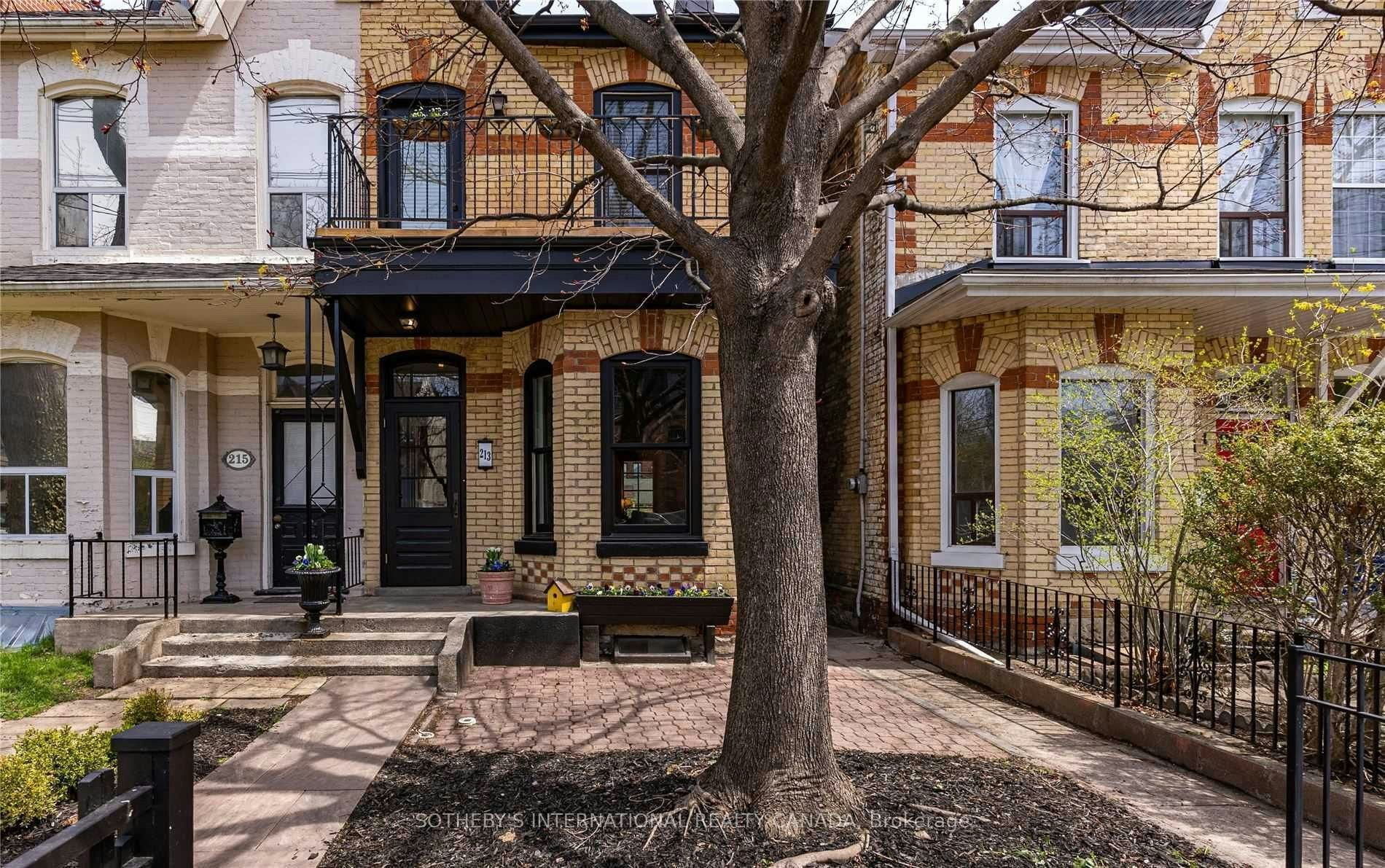 Lower-213 Shaw Street, Toronto, ON, M6J 2W7 - 2