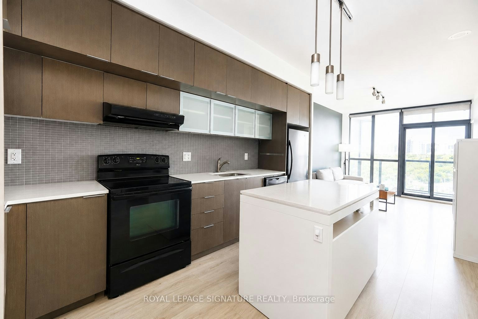 110 Charles Street E, Toronto, ON, M4Y 2W7