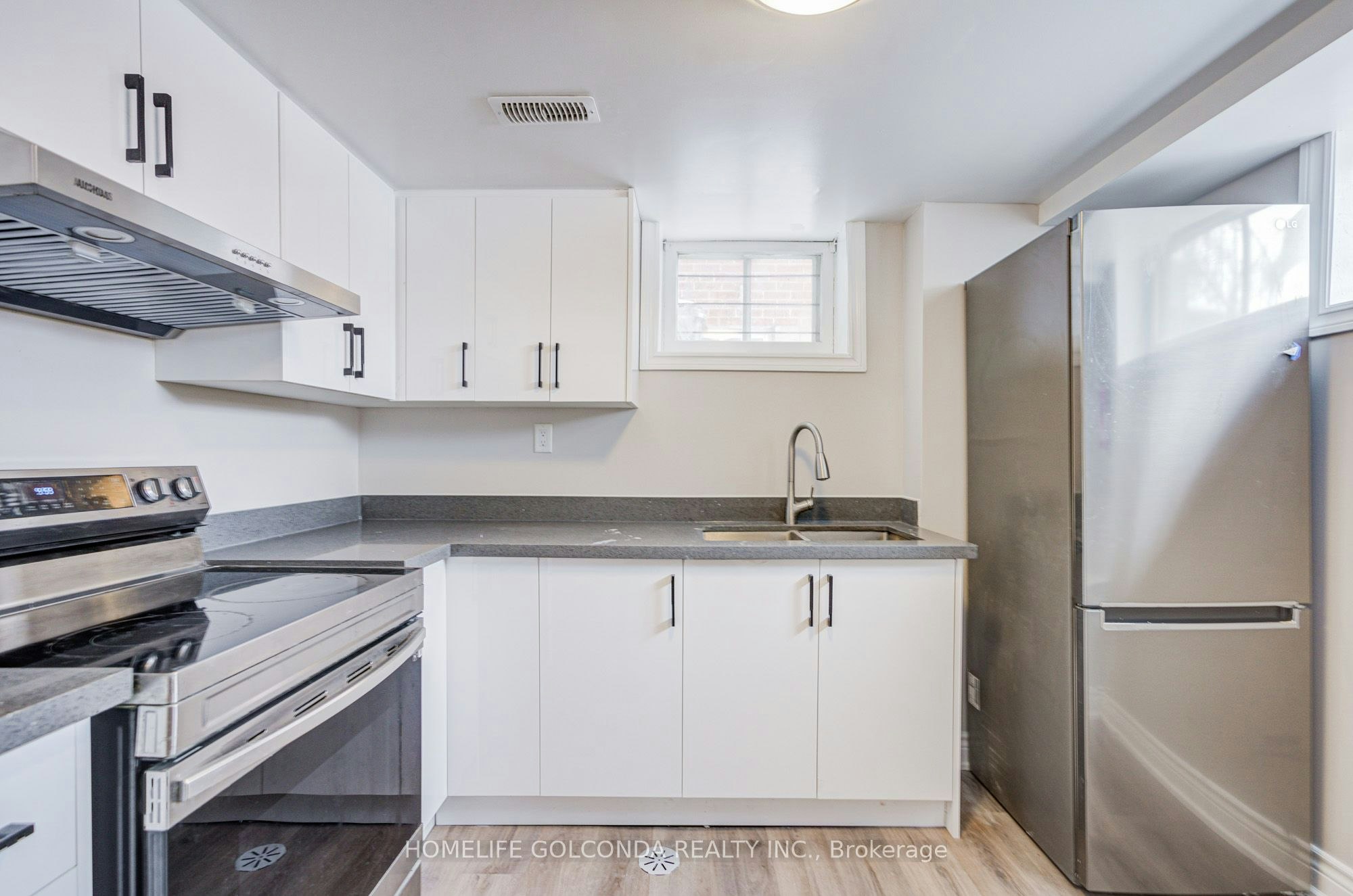 Basement-59 Wolseley Street, Toronto, ON, M5T 1A4