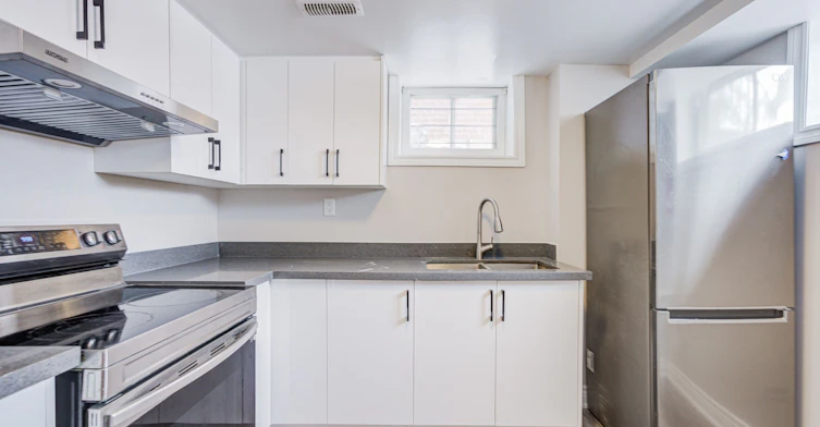 Basement-59 Wolseley Street, Toronto, ON, M5T 1A4