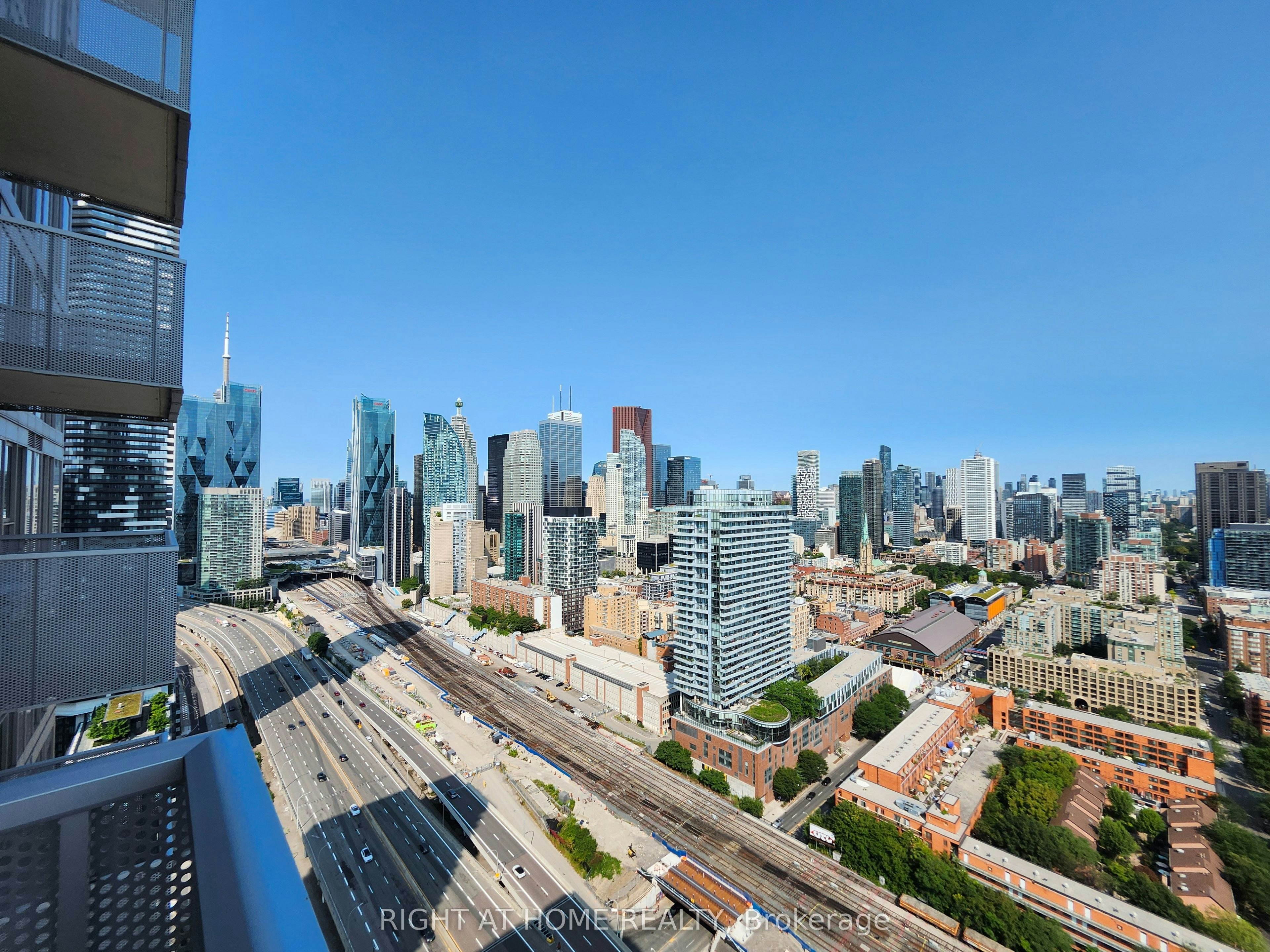 3210-20 Richardson Street, Toronto, ON, M5A 0S6 - 5