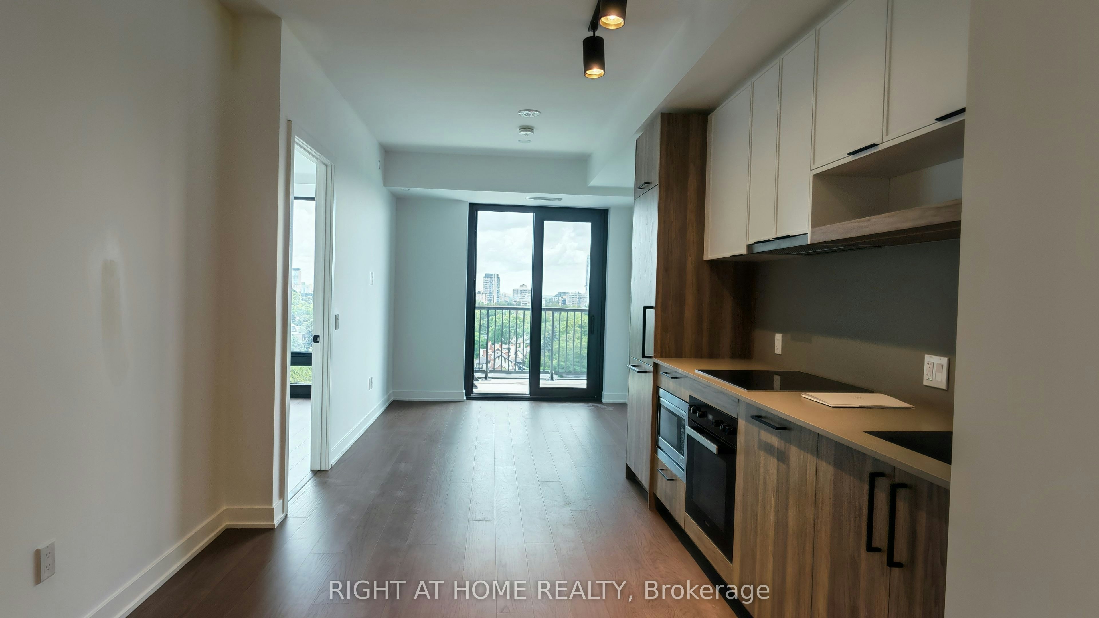 1719-89 Montclair Avenue, Toronto, ON, M5P 0A9 - 2