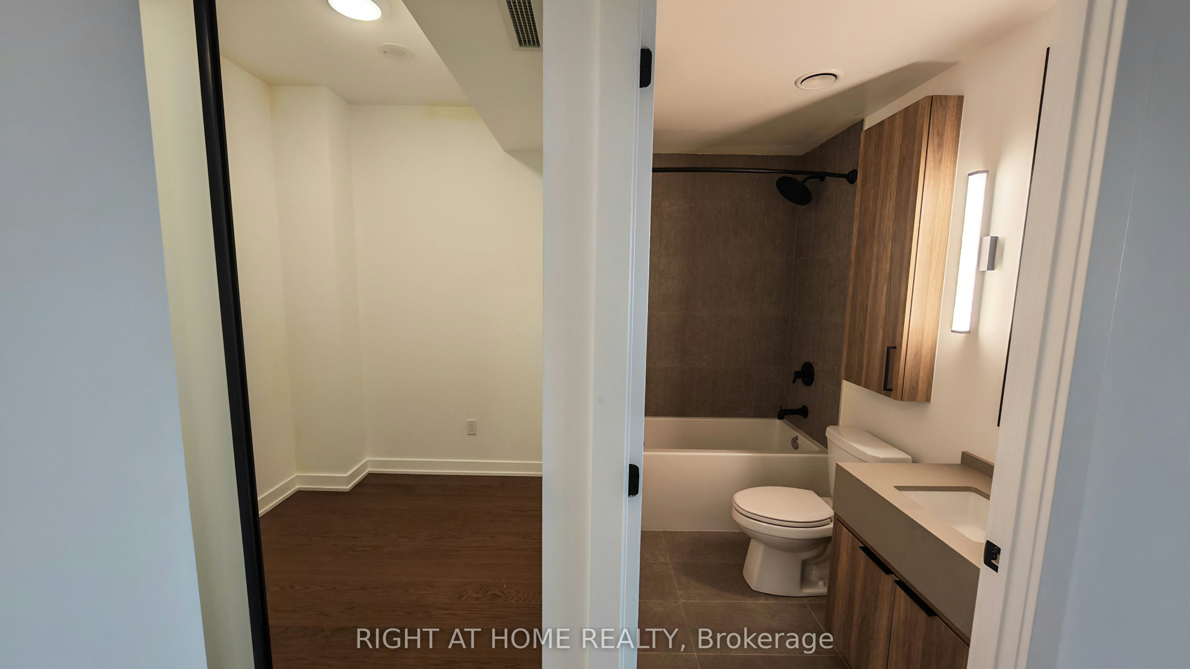 1719-89 Montclair Avenue, Toronto, ON, M5P 0A9 - 4