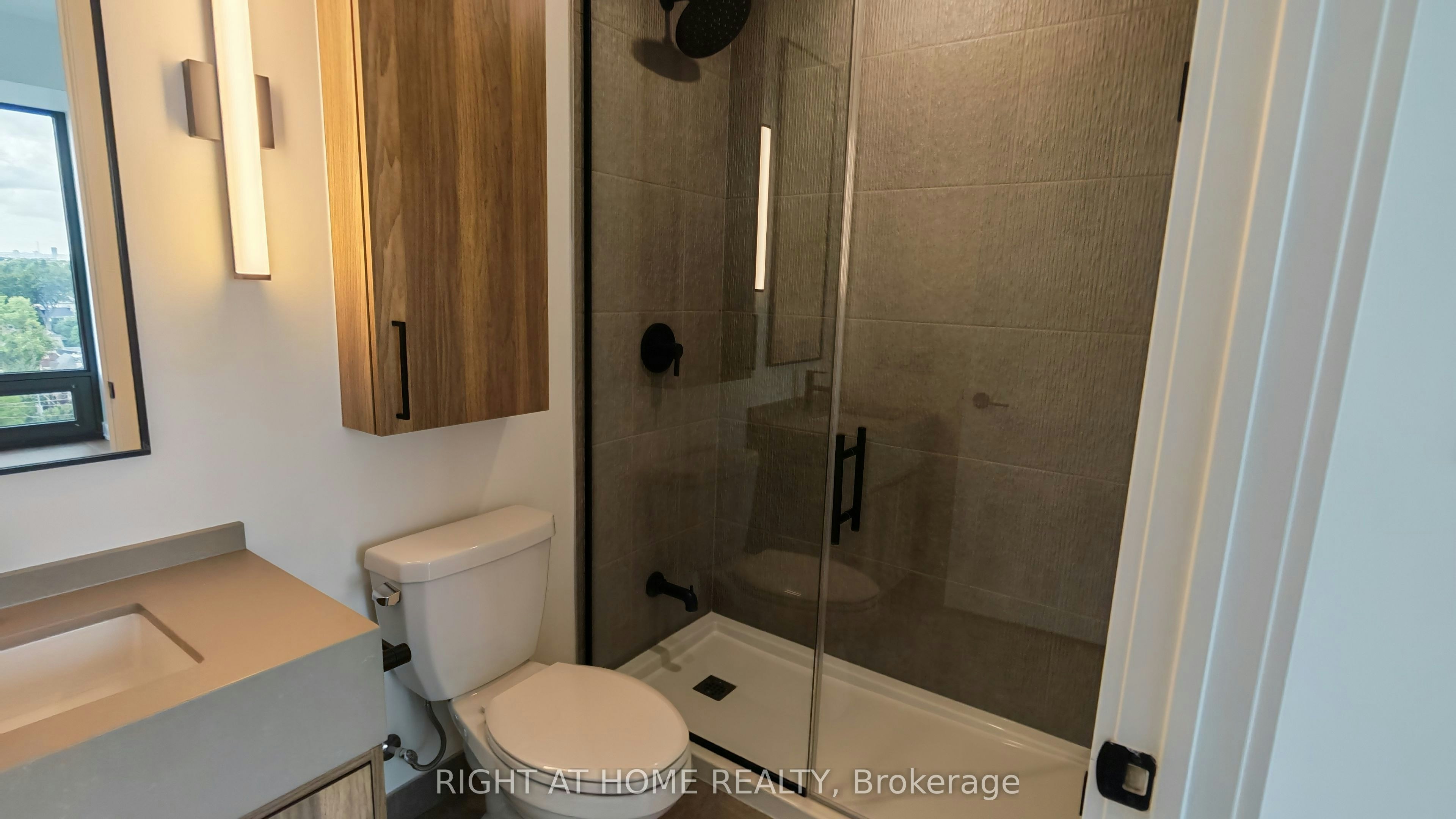 1719-89 Montclair Avenue, Toronto, ON, M5P 0A9 - 7