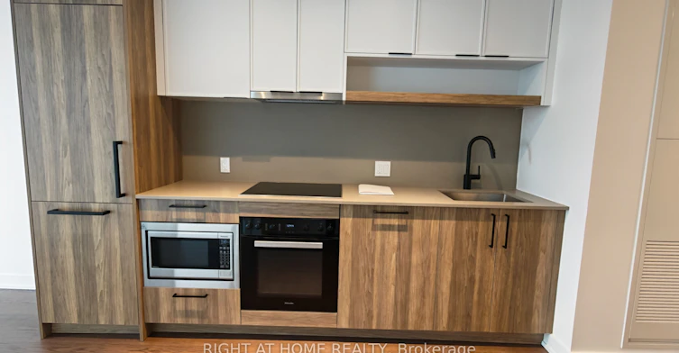 1719-89 Montclair Avenue, Toronto, ON, M5P 0A9 - 3