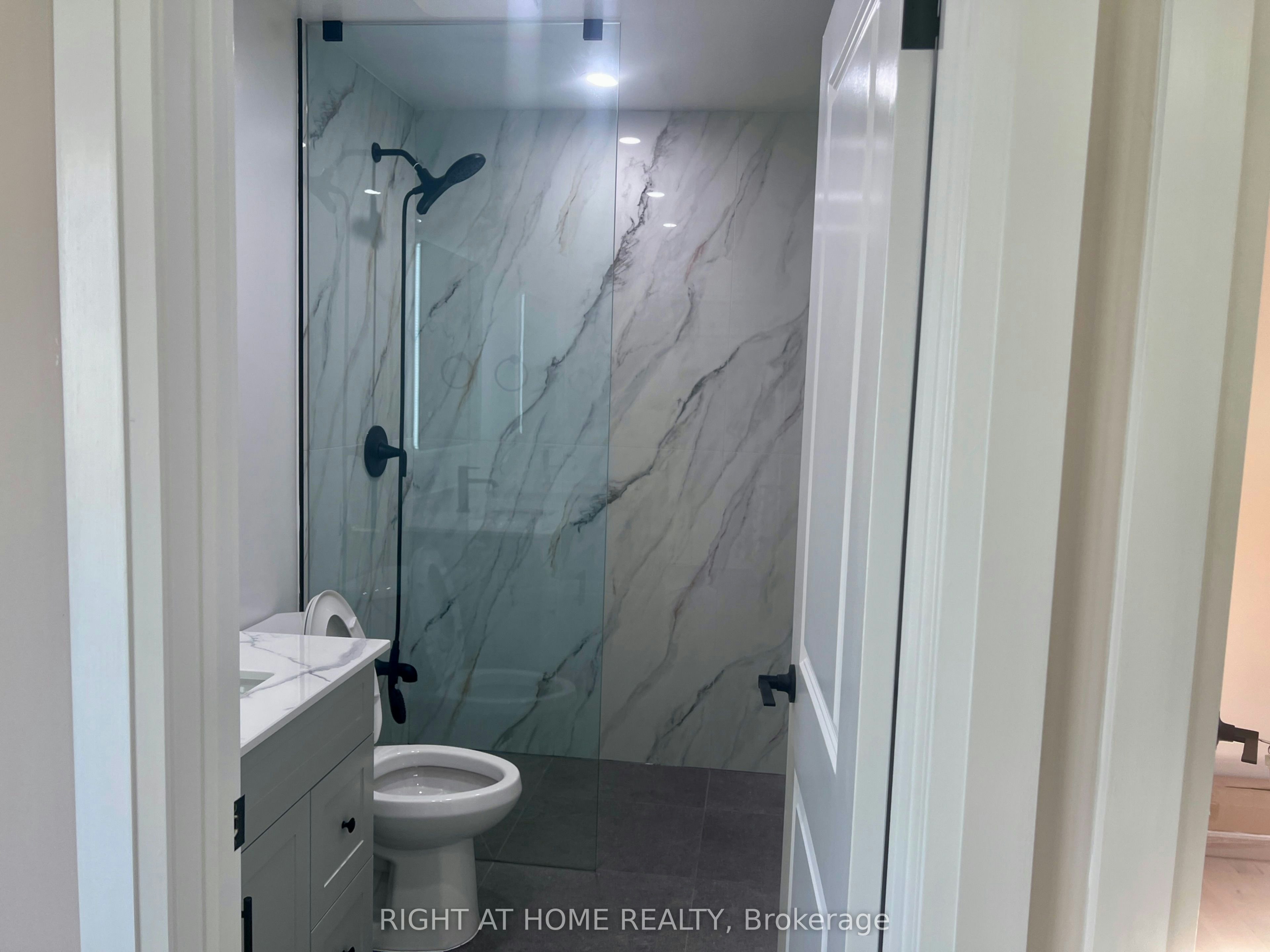 41 Dromore Garden Suite Crescent, Toronto, ON, M2R 2H4 - 4