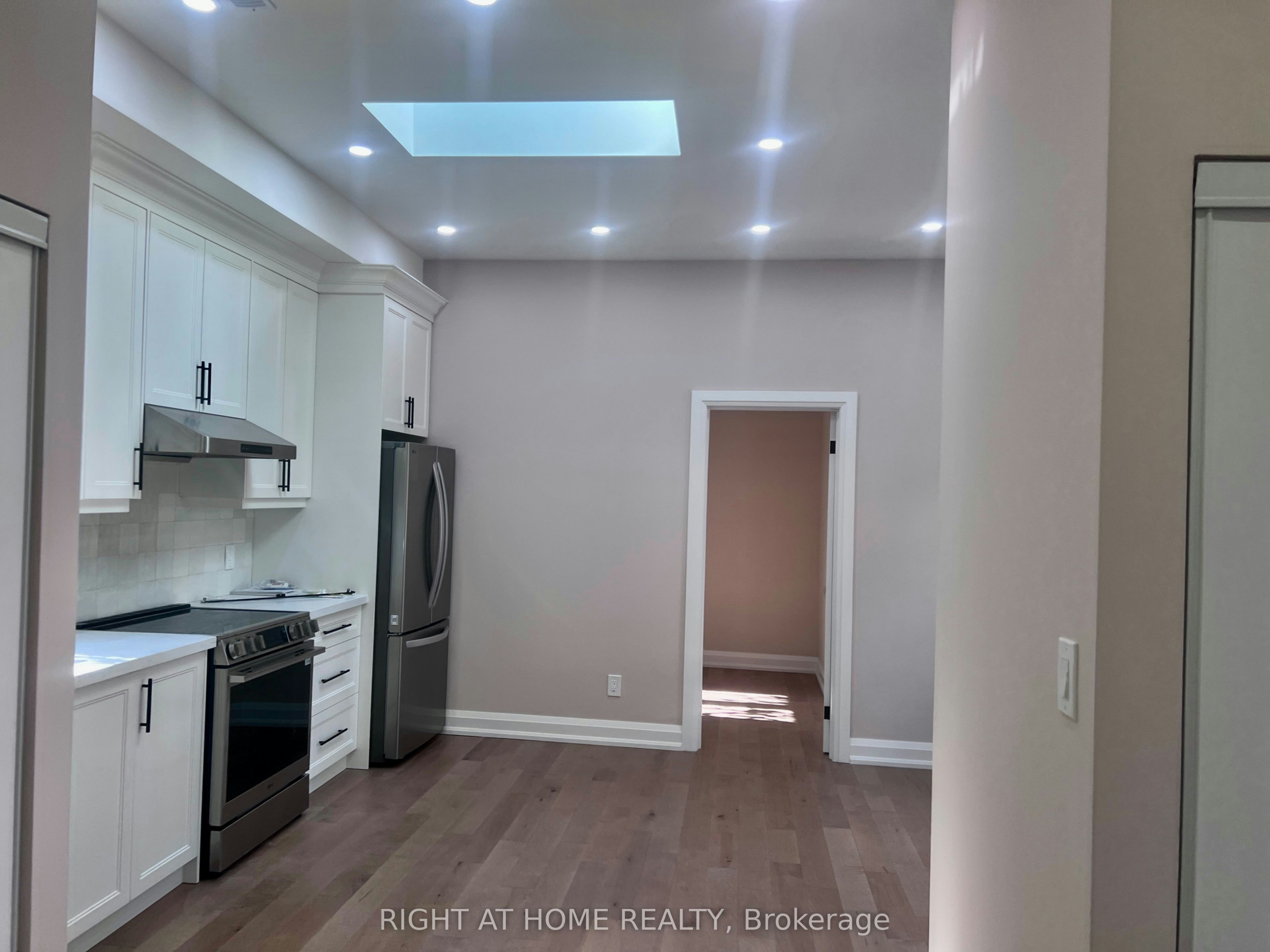 41 Dromore Garden Suite Crescent, Toronto, ON, M2R 2H4 - 2