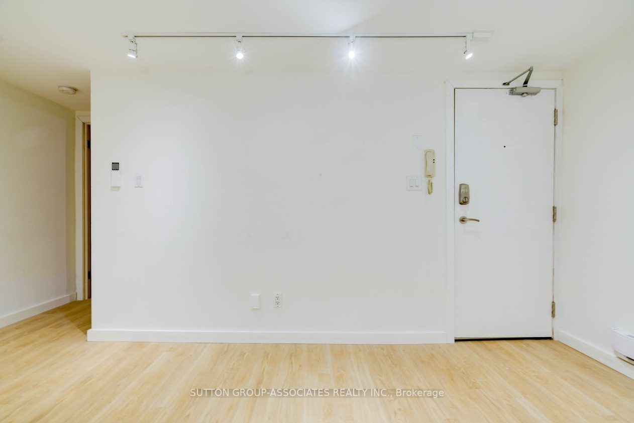 Lower-477 Brunswick Avenue, Toronto, ON, M5R 2Z6 - 14