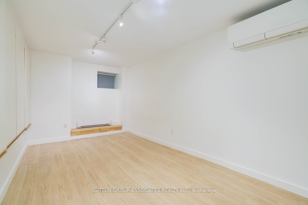 Lower-477 Brunswick Avenue, Toronto, ON, M5R 2Z6 - 11