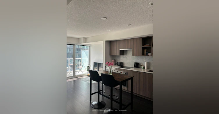 1616-19 Bathurst Street, Toronto, ON, M5V 0N2 - 4