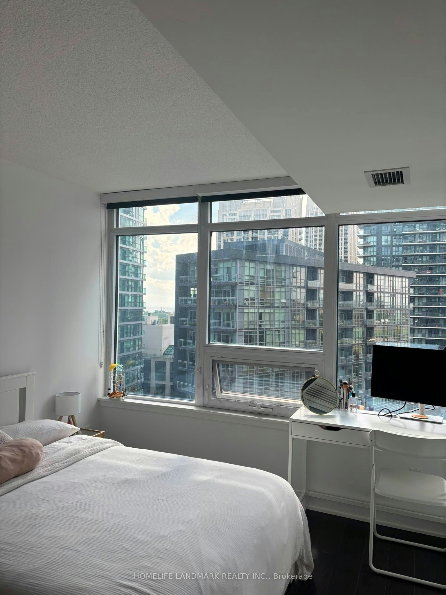 1616-19 Bathurst Street, Toronto, ON, M5V 0N2 - 7