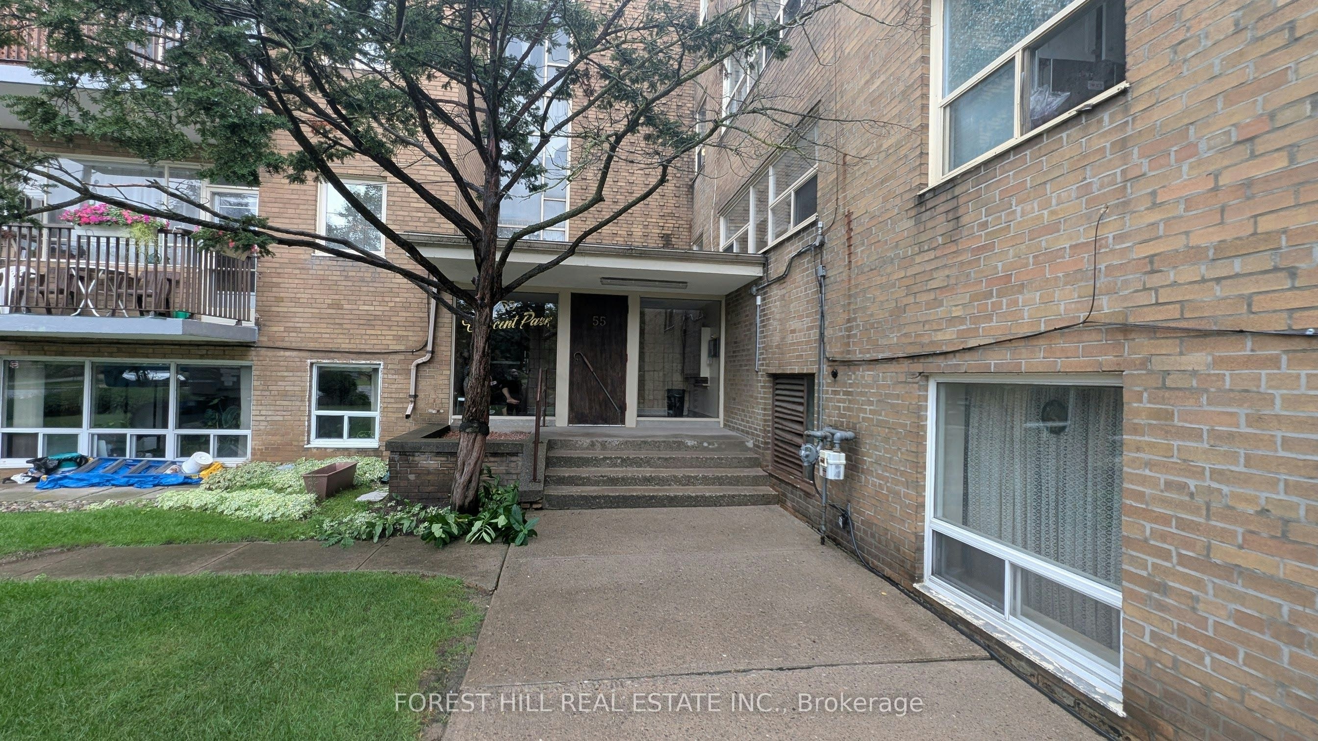 305-55 Neptune Drive, Toronto, ON, M6A 1X2