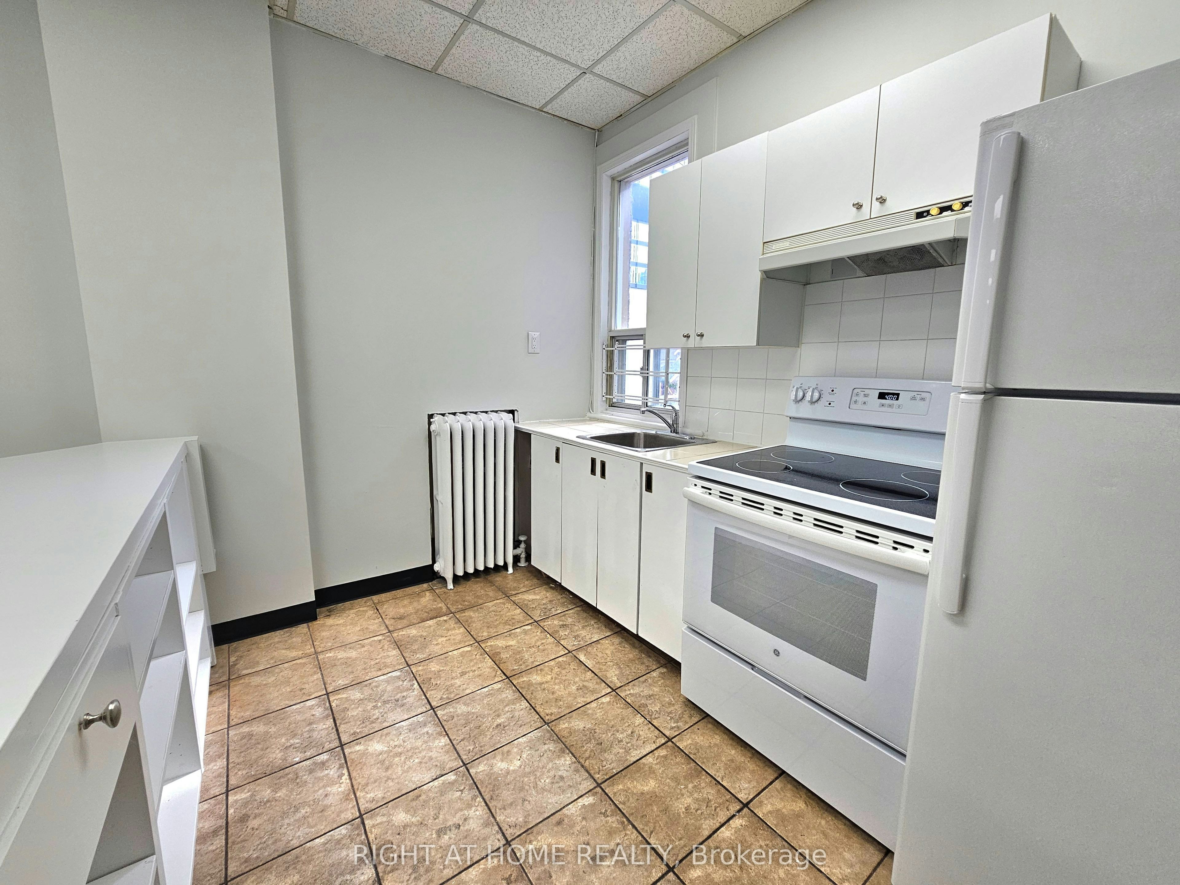 2-516 Yonge Street, Toronto, ON, M4Y 1X9 - 5