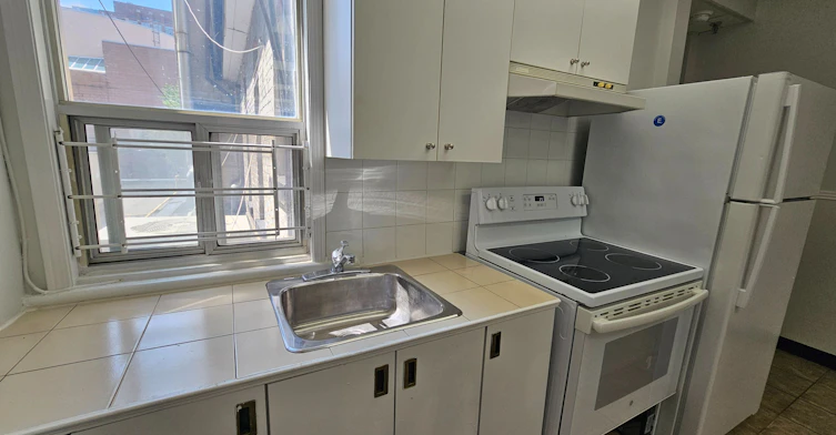 2-516 Yonge Street, Toronto, ON, M4Y 1X9 - 4