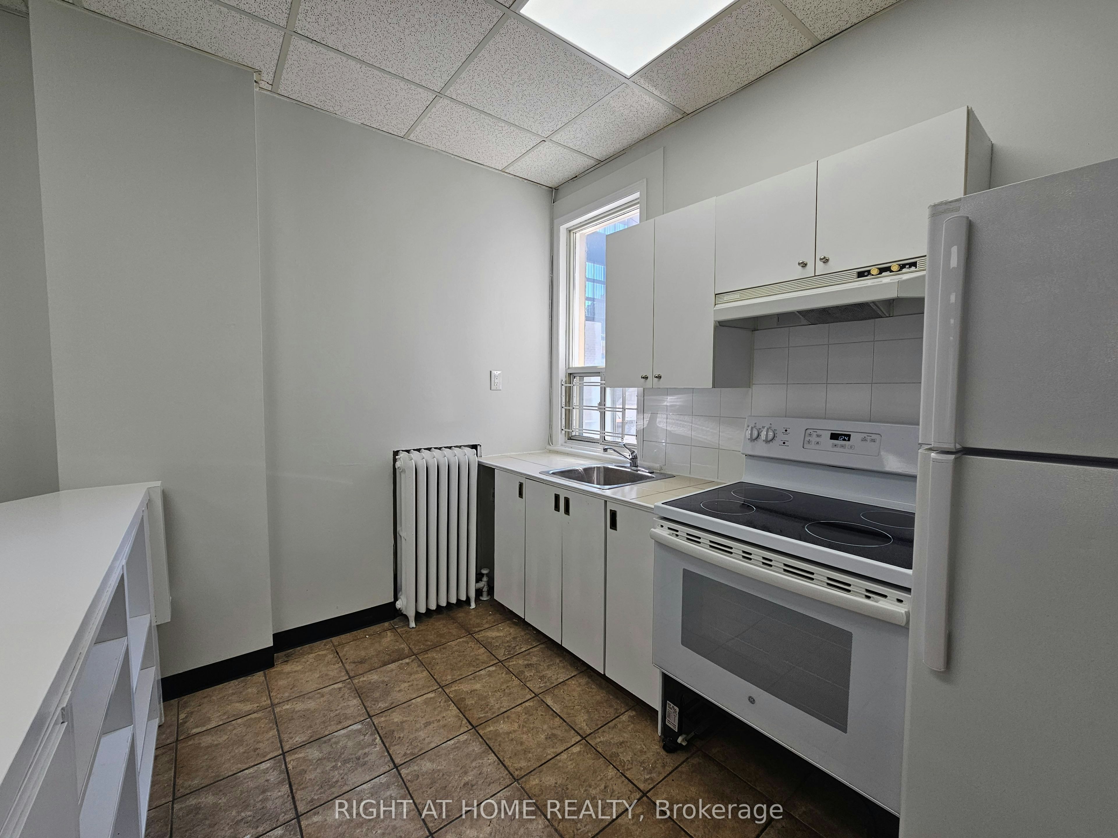 2-516 Yonge Street, Toronto, ON, M4Y 1X9 - 3