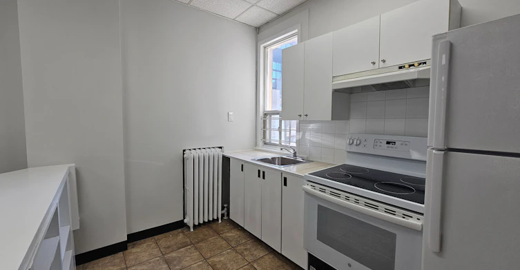 2-516 Yonge Street, Toronto, ON, M4Y 1X9 - 3