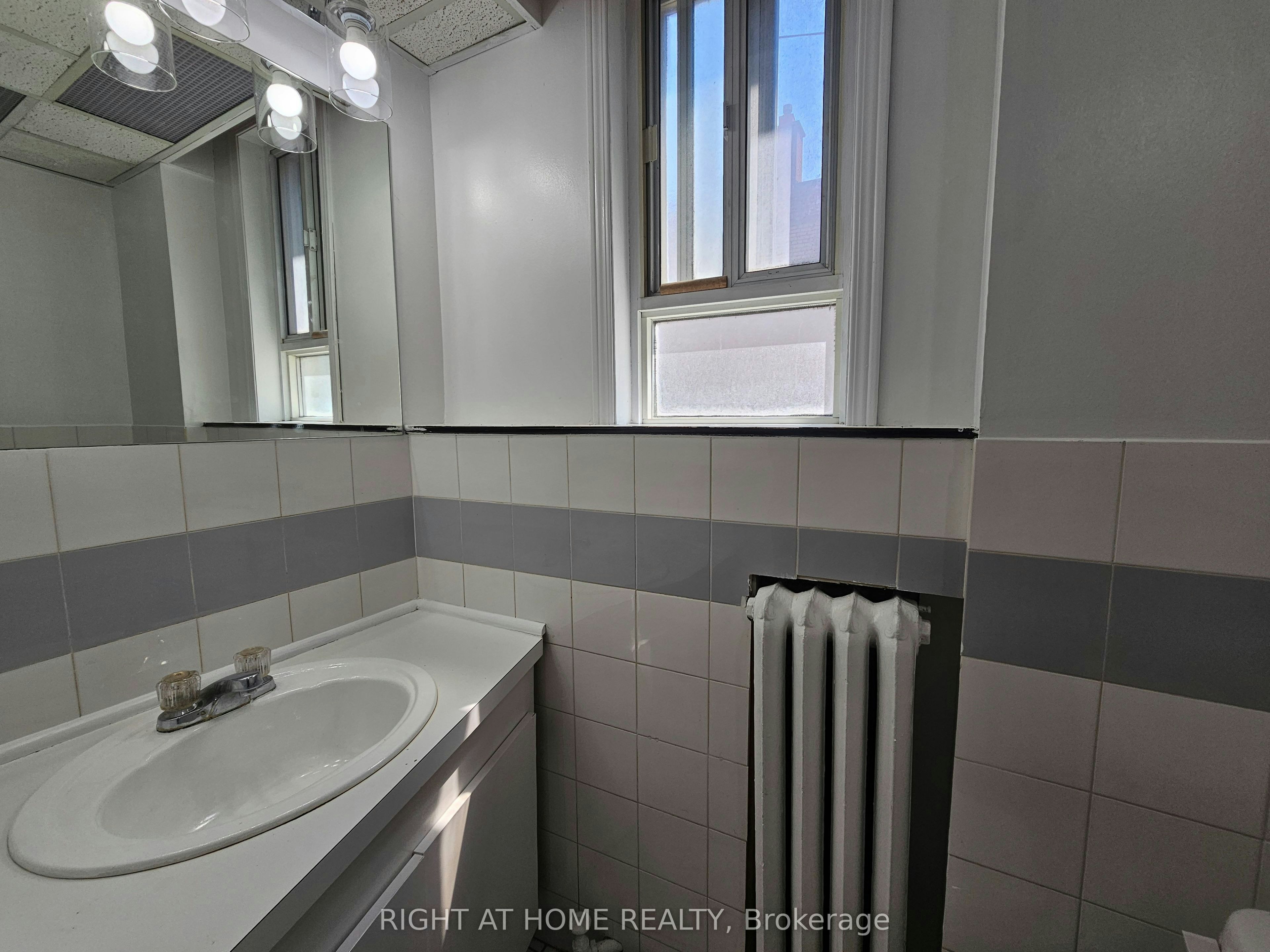 2-516 Yonge Street, Toronto, ON, M4Y 1X9 - 23