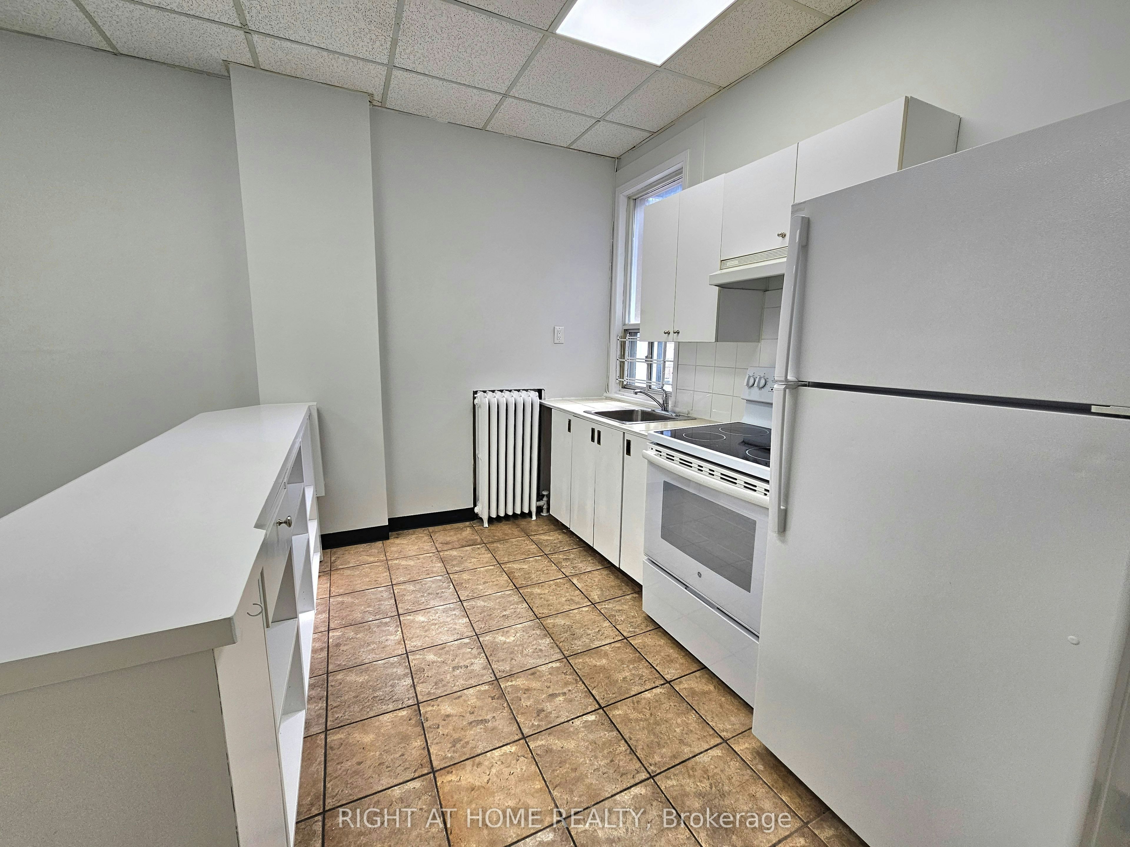 2-516 Yonge Street, Toronto, ON, M4Y 1X9 - 4