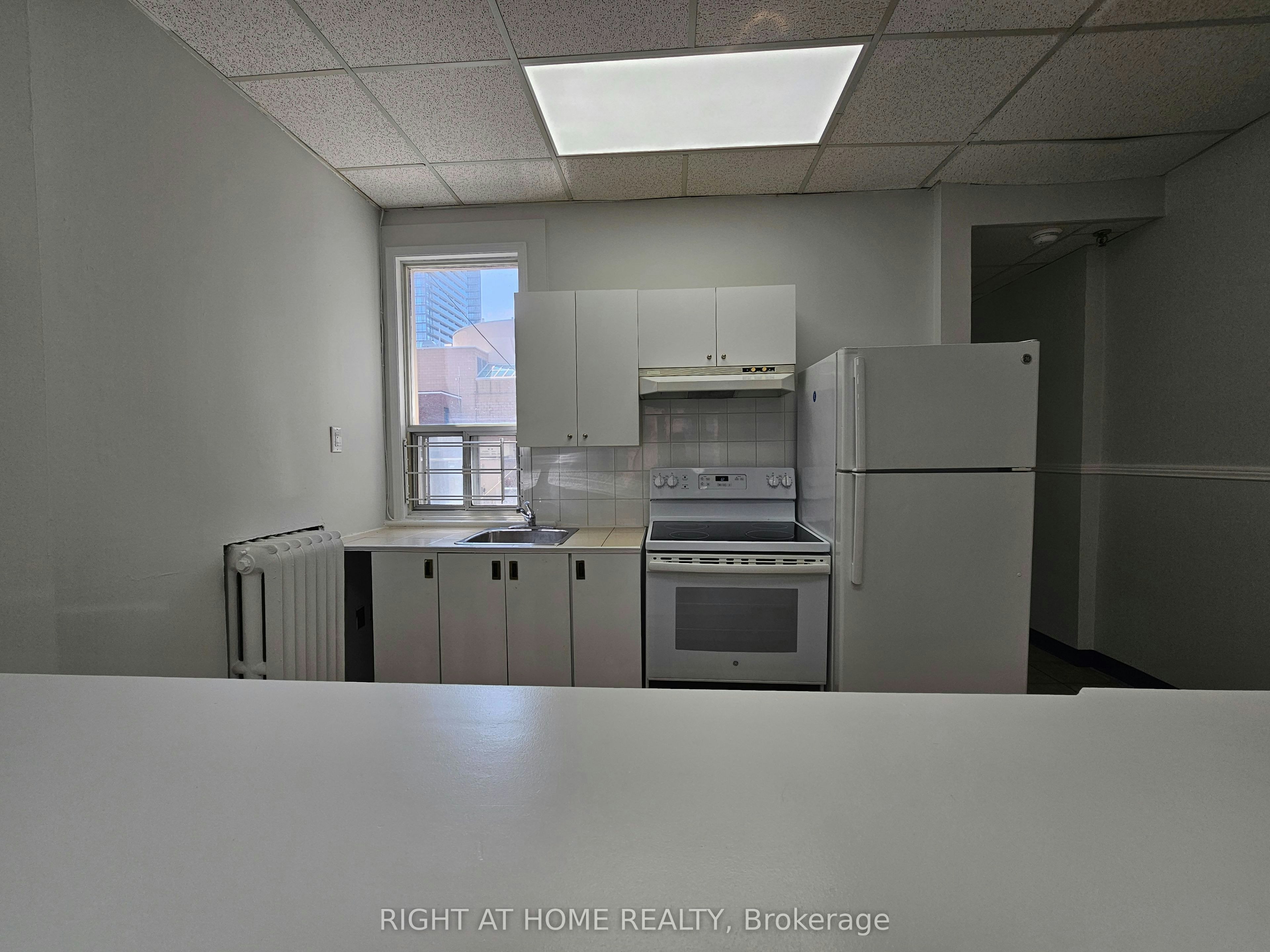 2-516 Yonge Street, Toronto, ON, M4Y 1X9