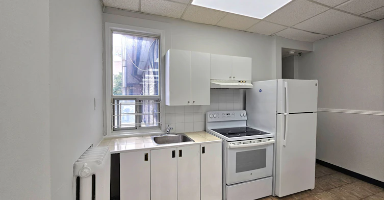 2-516 Yonge Street, Toronto, ON, M4Y 1X9 - 2