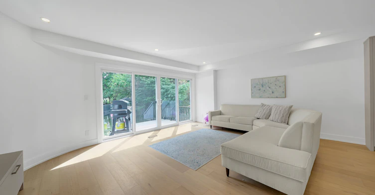 207 Sutherland Drive, Toronto, ON, M4G 1J1 - 15