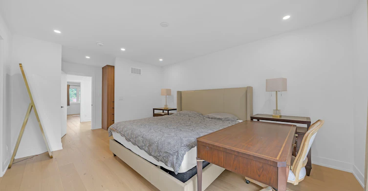 207 Sutherland Drive, Toronto, ON, M4G 1J1 - 25