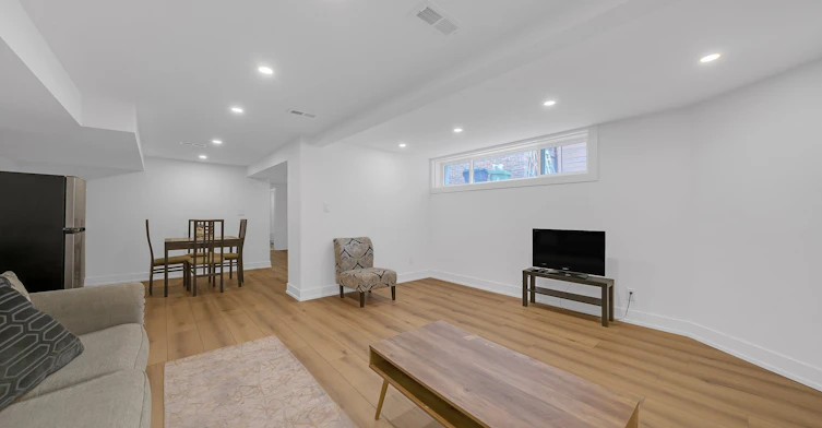 207 Sutherland Drive, Toronto, ON, M4G 1J1 - 41