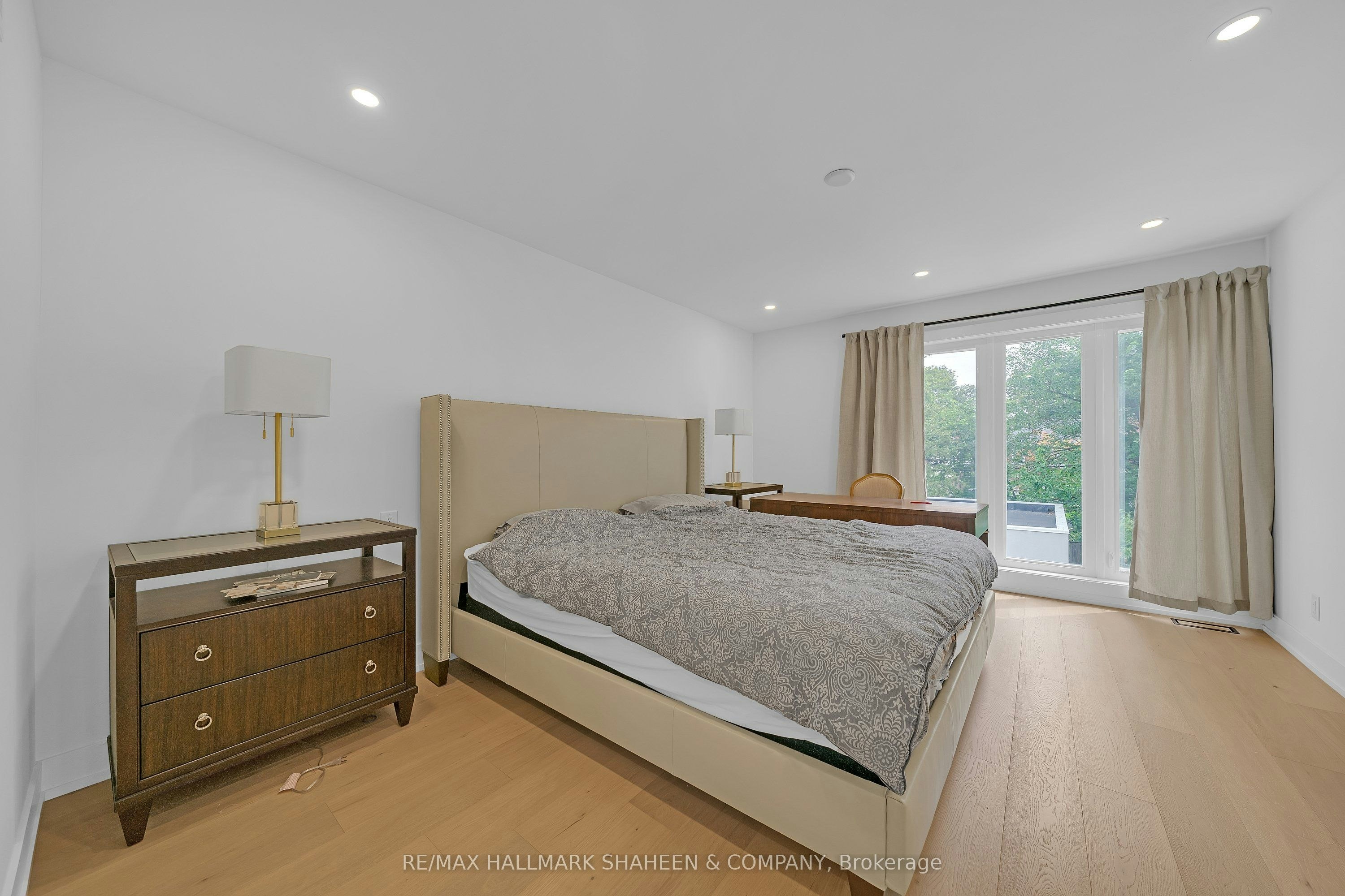 207 Sutherland Drive, Toronto, ON, M4G 1J1 - 23