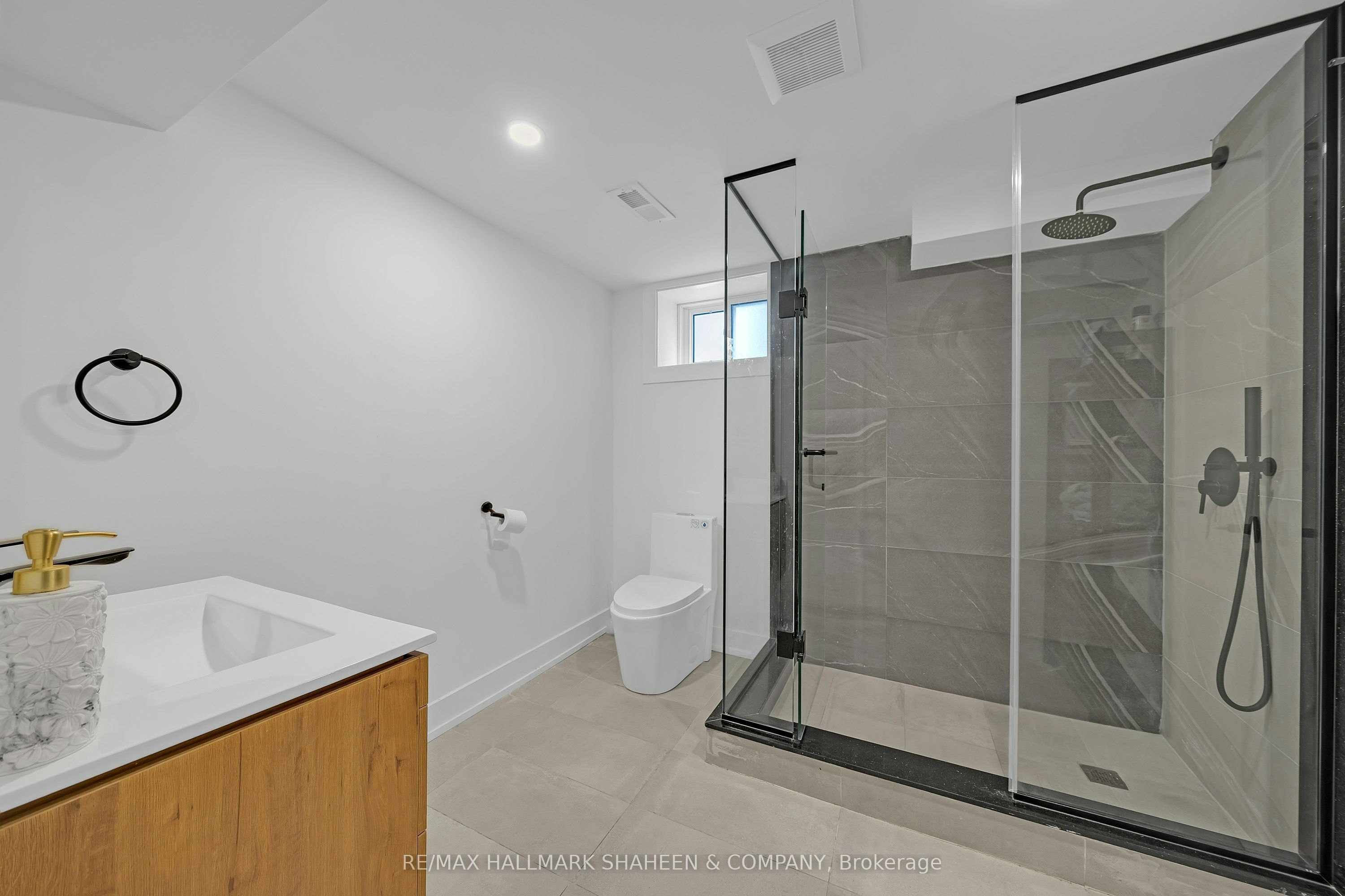 207 Sutherland Drive, Toronto, ON, M4G 1J1 - 45