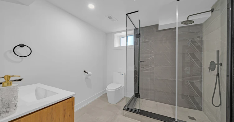 207 Sutherland Drive, Toronto, ON, M4G 1J1 - 45