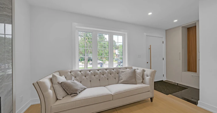 207 Sutherland Drive, Toronto, ON, M4G 1J1 - 3
