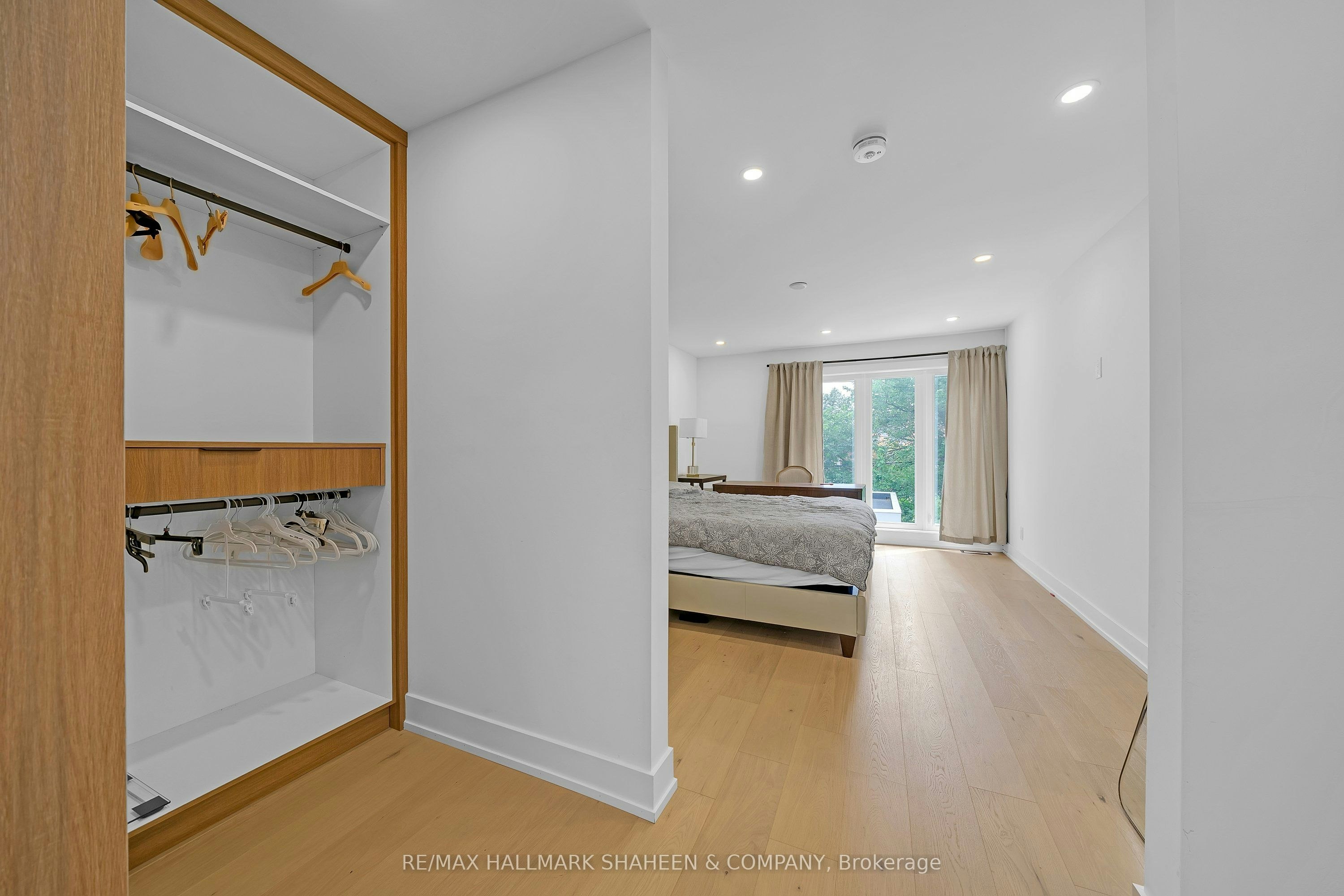 207 Sutherland Drive, Toronto, ON, M4G 1J1 - 20