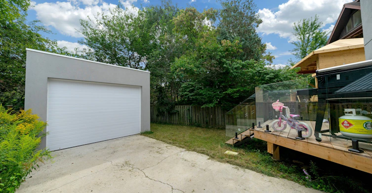 207 Sutherland Drive, Toronto, ON, M4G 1J1 - 49