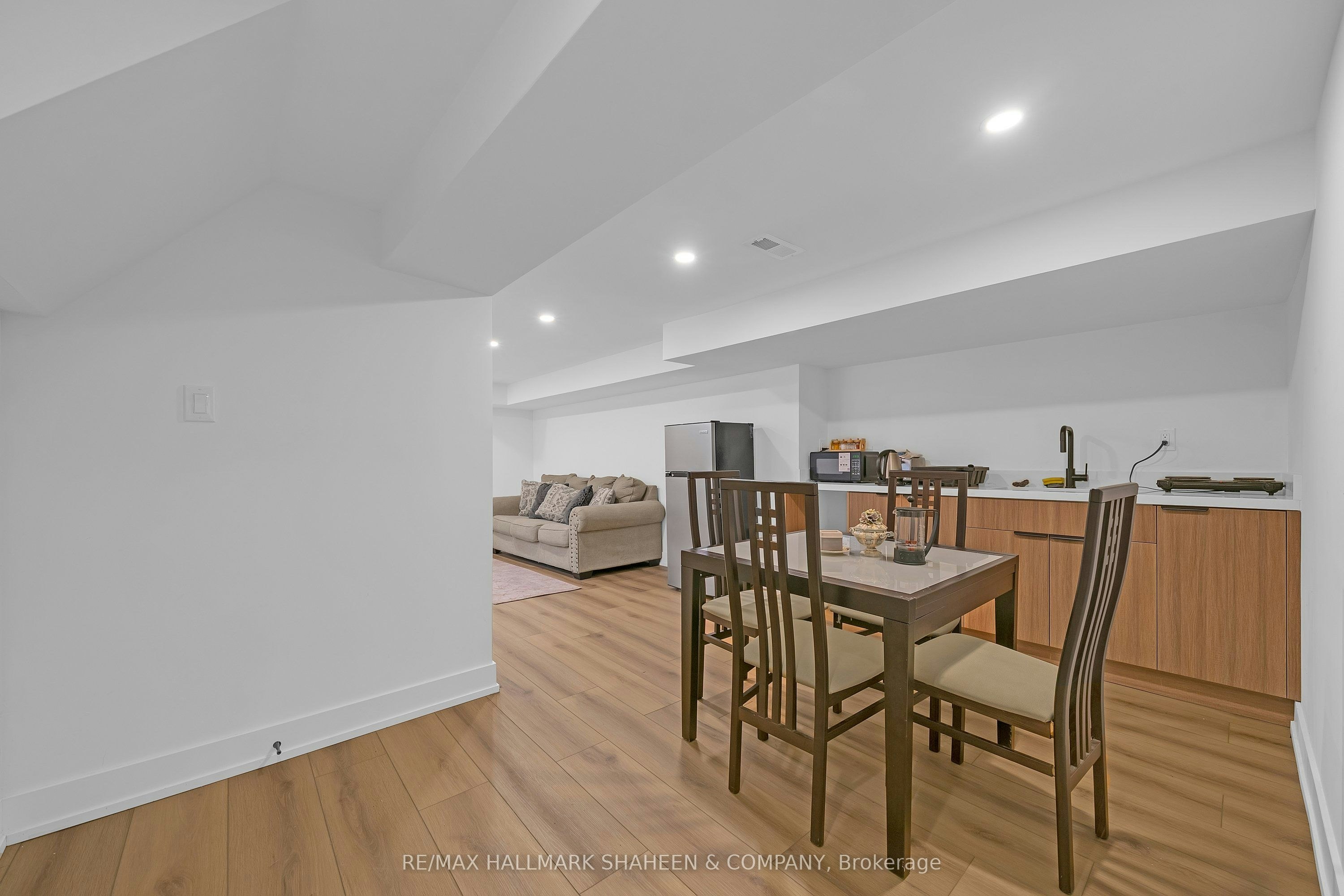207 Sutherland Drive, Toronto, ON, M4G 1J1 - 38