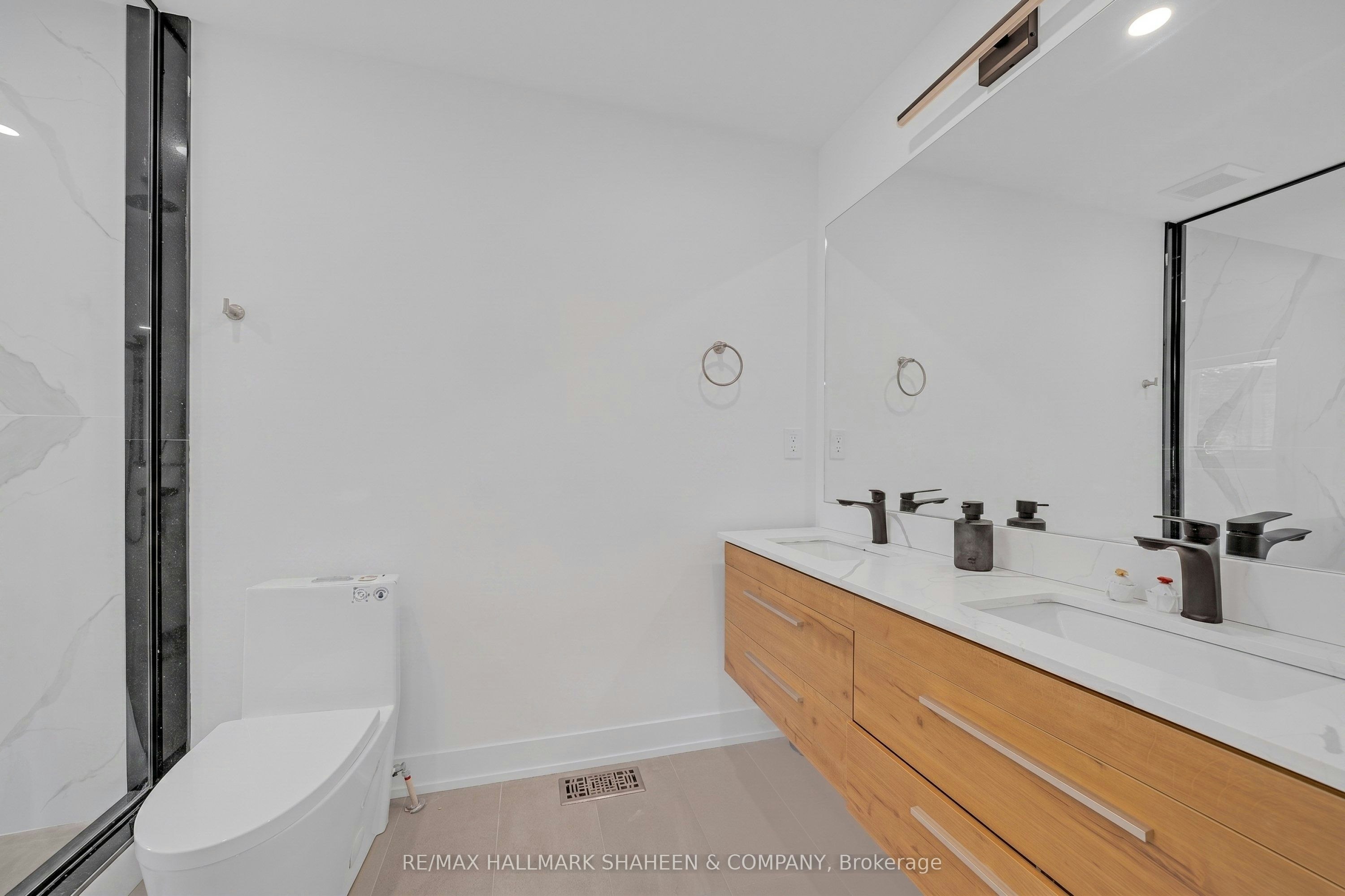 207 Sutherland Drive, Toronto, ON, M4G 1J1 - 28