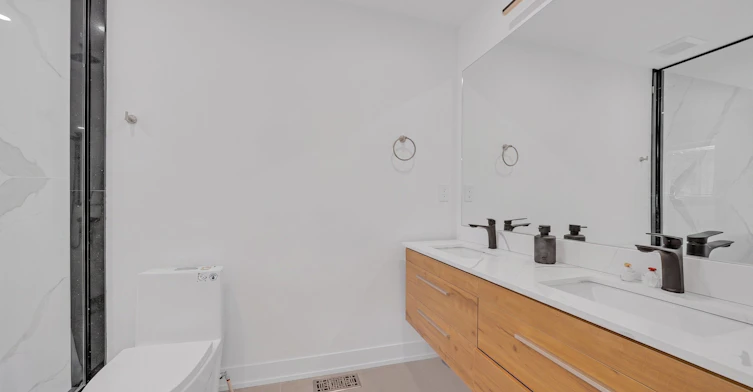 207 Sutherland Drive, Toronto, ON, M4G 1J1 - 28