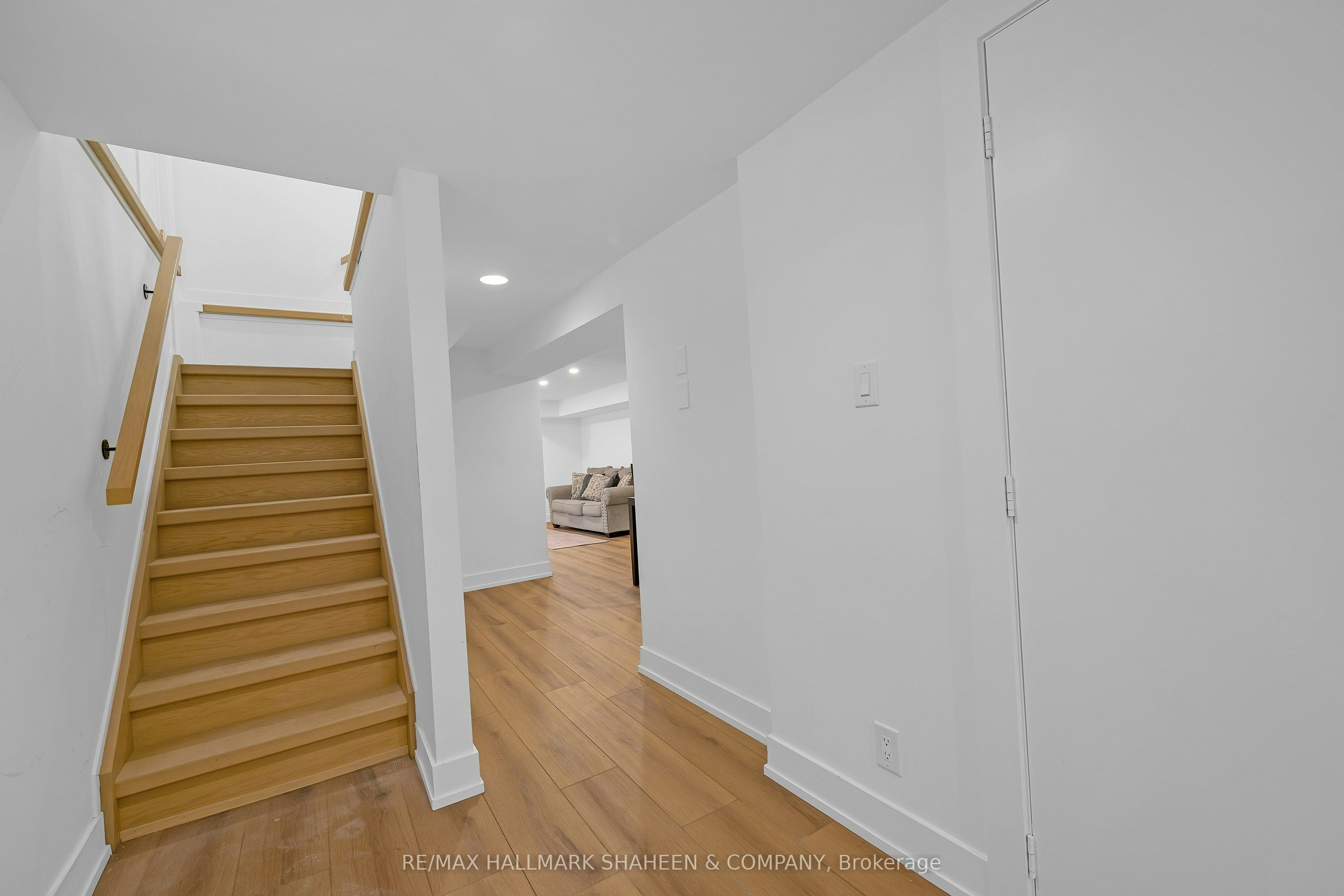 207 Sutherland Drive, Toronto, ON, M4G 1J1 - 36