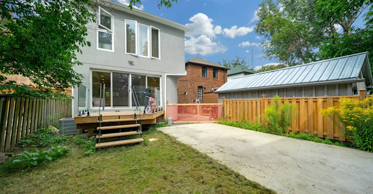 207 Sutherland Drive, Toronto, ON, M4G 1J1 - 48