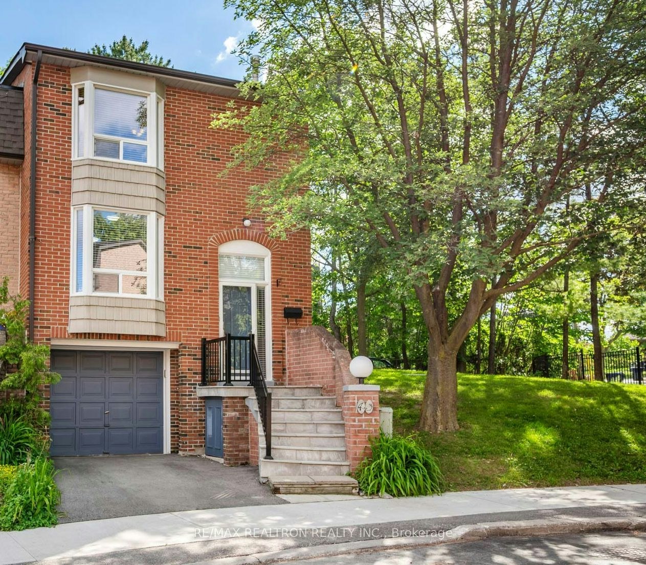 43 Wild Gingerway Road, Toronto, ON, M3H 5W9