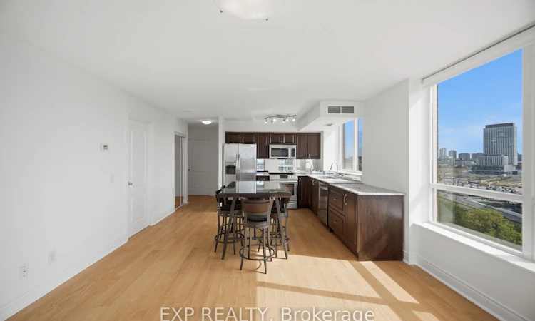 1103-1103 Leslie Street