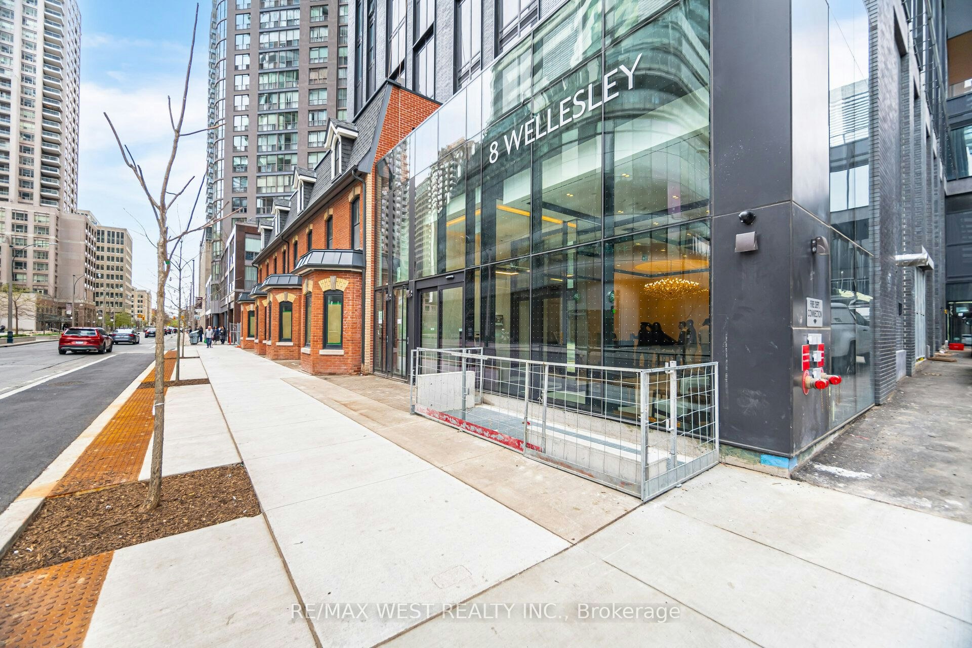 3505-8 Wellesley Street W, Toronto, ON, M4Y 0J5 - 2
