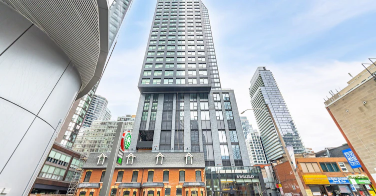3505-8 Wellesley Street W, Toronto, ON, M4Y 0J5