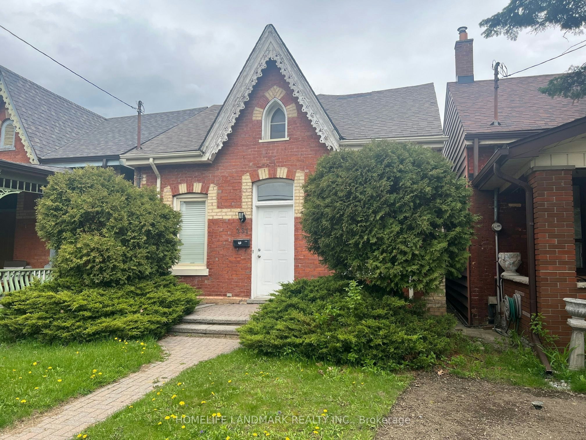 231 Clinton Street, Toronto, ON, M6G 2Y4