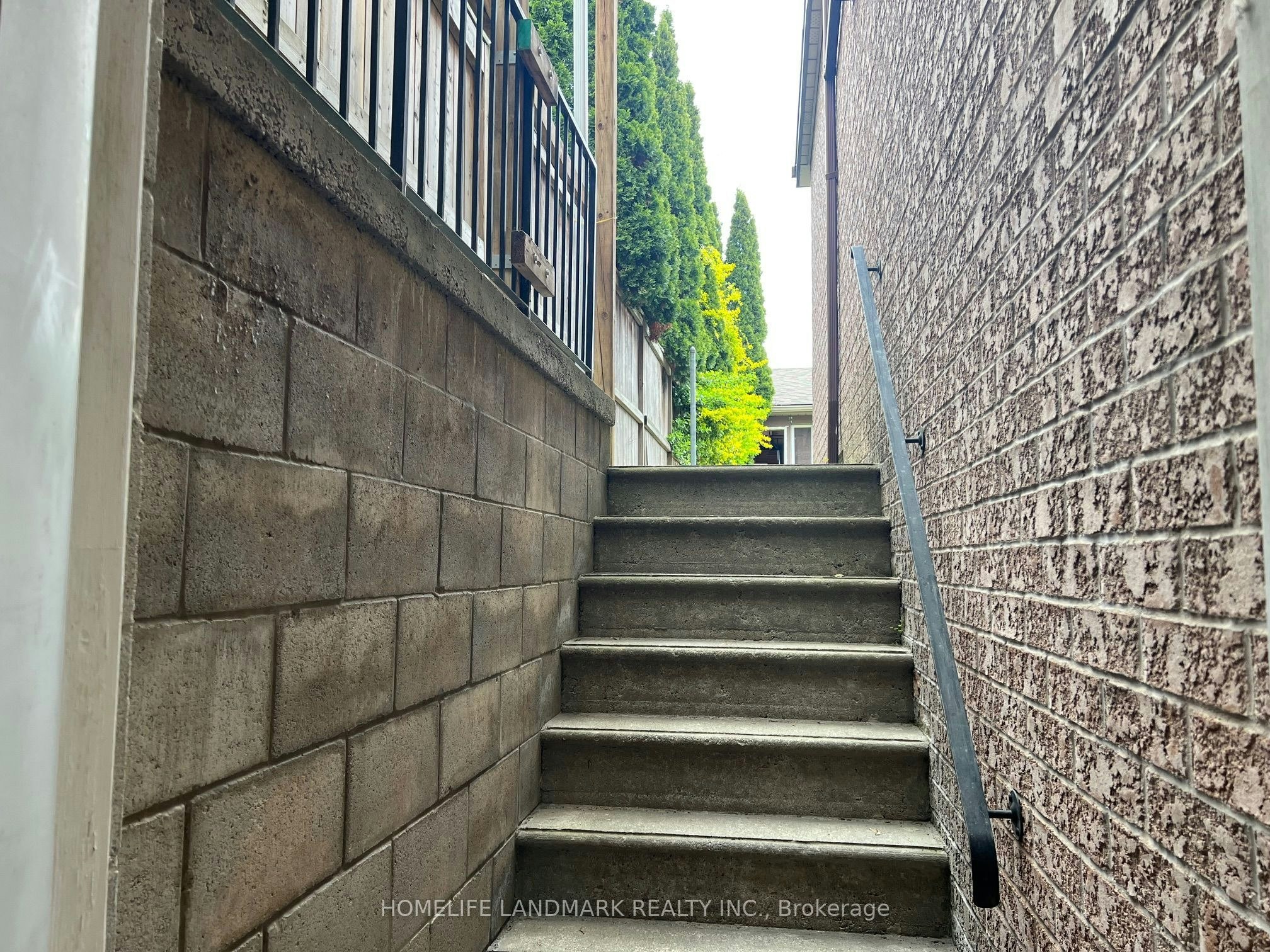231 Clinton Street, Toronto, ON, M6G 2Y4 - 2