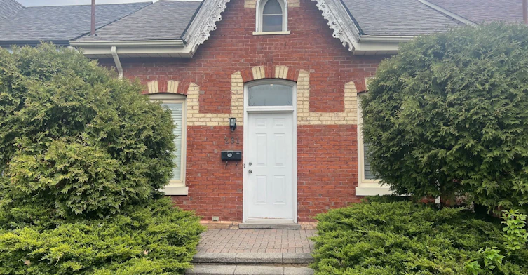 231 Clinton Street, Toronto, ON, M6G 2Y4