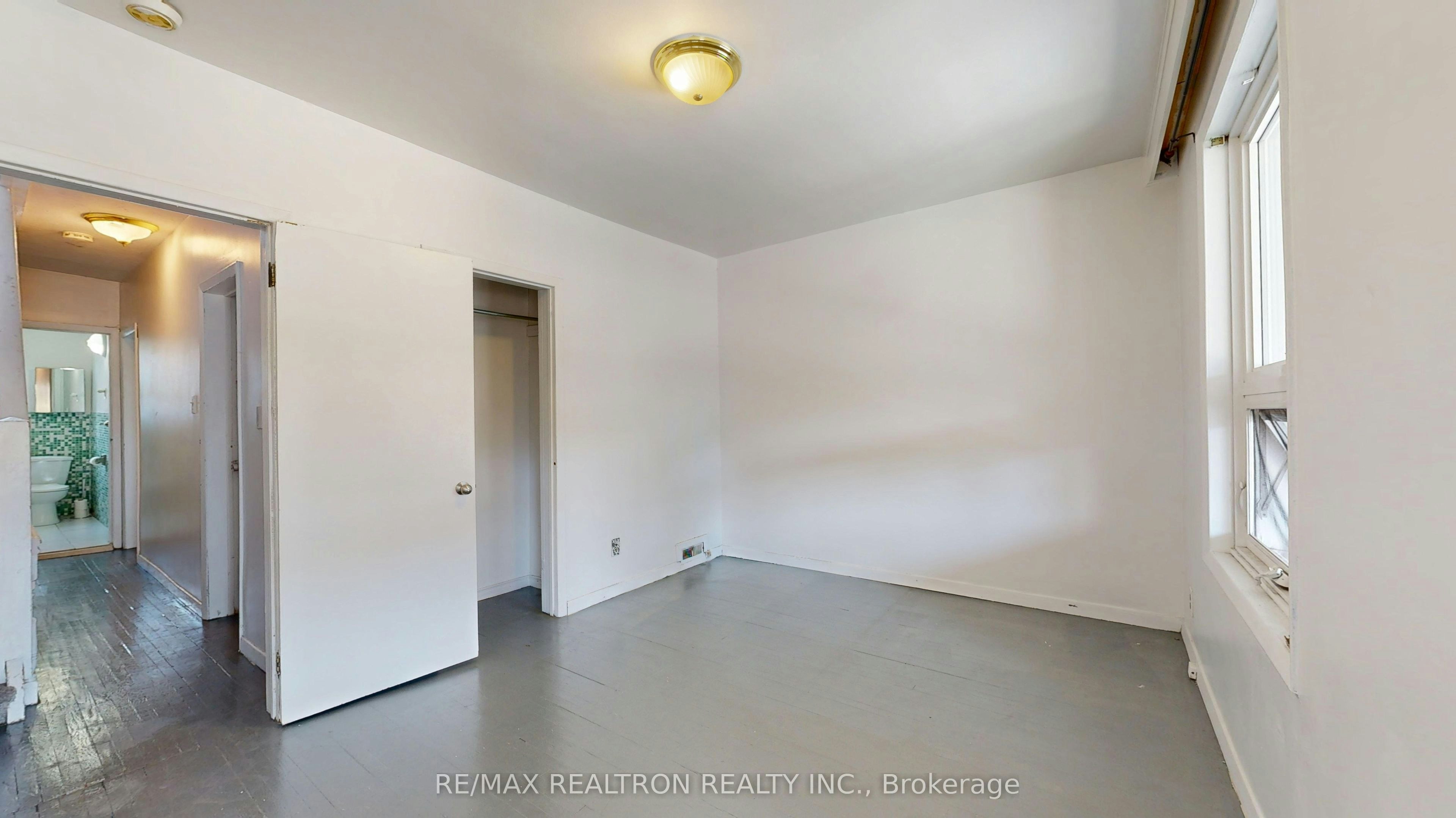 Upper-32 Macklem Avenue, Toronto, ON, M6J 3M2 - 9
