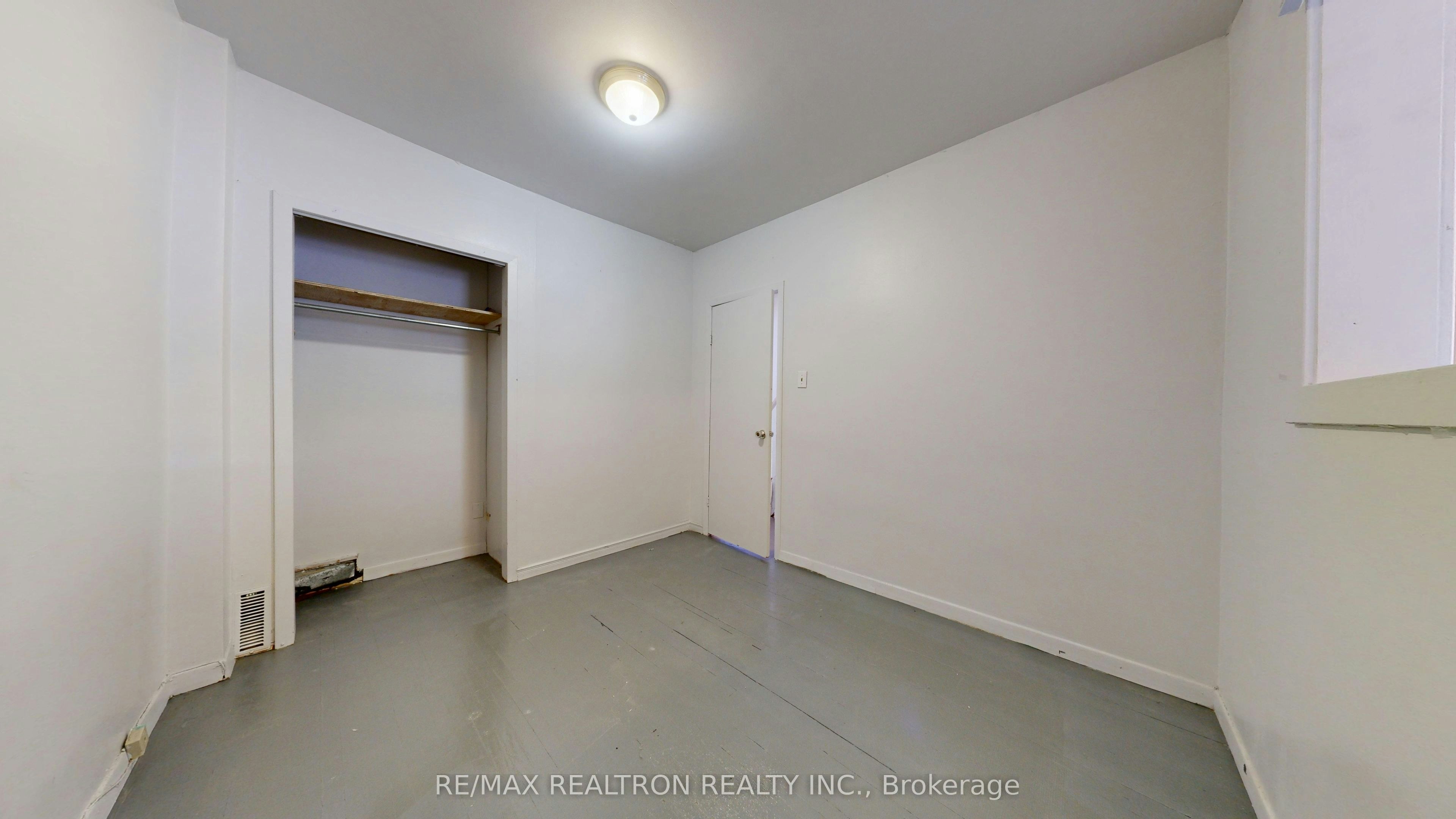 Upper-32 Macklem Avenue, Toronto, ON, M6J 3M2 - 13