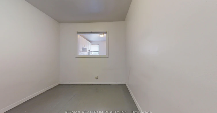 Upper-32 Macklem Avenue, Toronto, ON, M6J 3M2 - 12